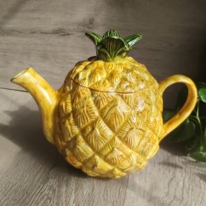 Vintage Ceramic Pineapple Teapot & Lid Hand Crafted 26 oz Home Decor 6.25" T